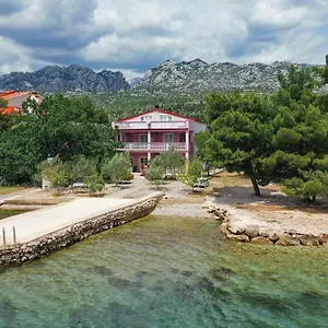 https://villa-rajna.hotelinzadar.com